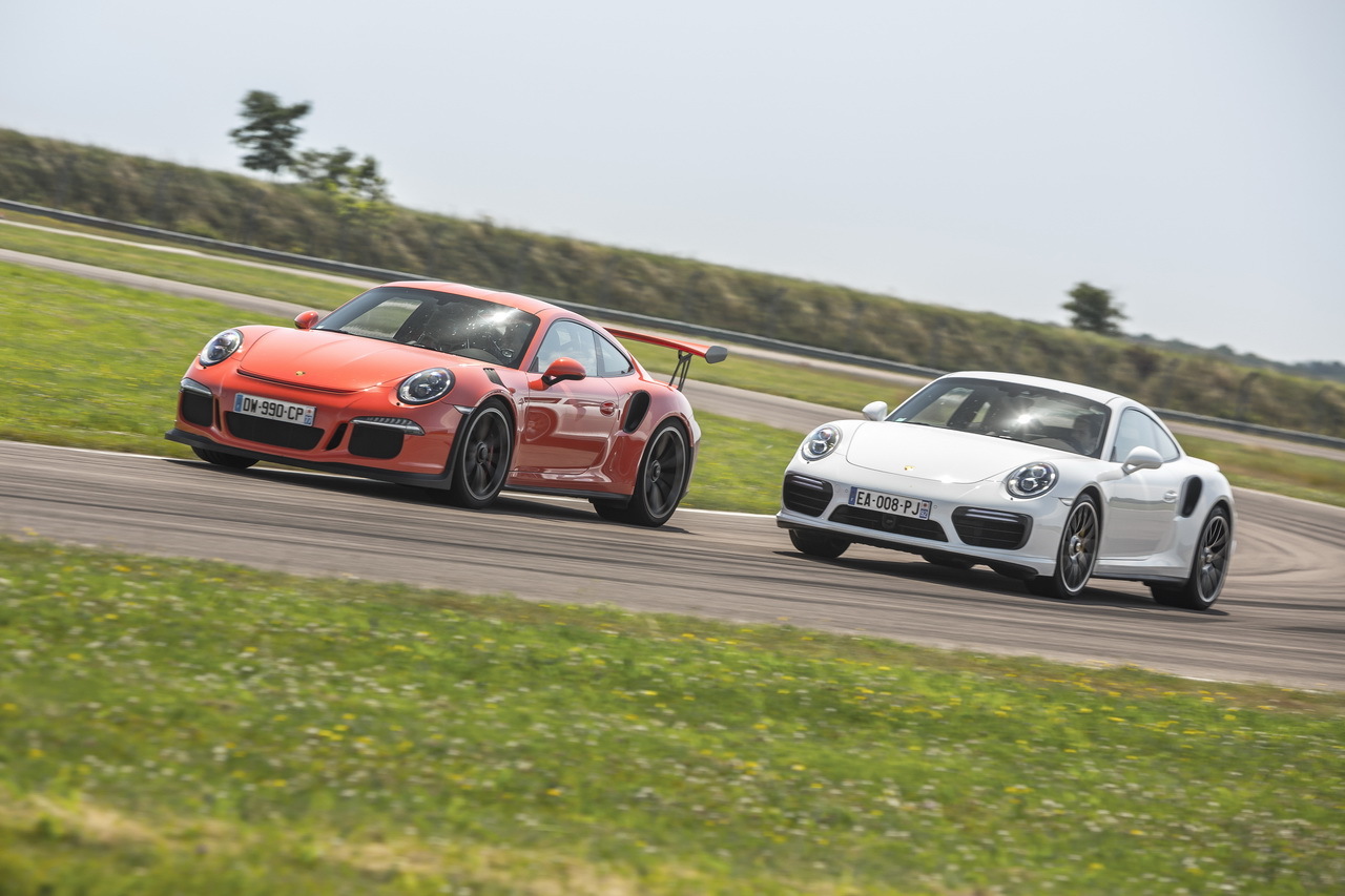 Porsche 911 GT3 RS vs Turbo S
